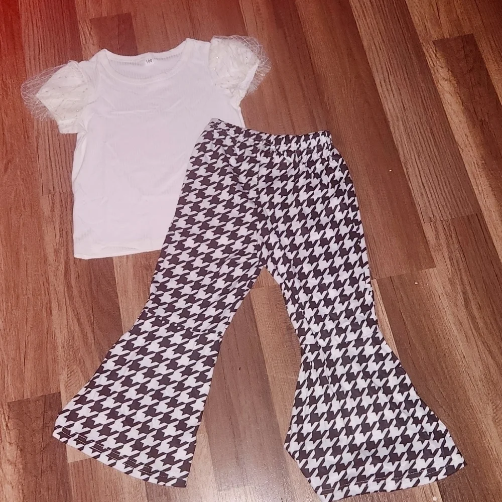 Bama Houndstooth  2pc White Decorative top w/ matching Bellbottoms Size 3/4 New!